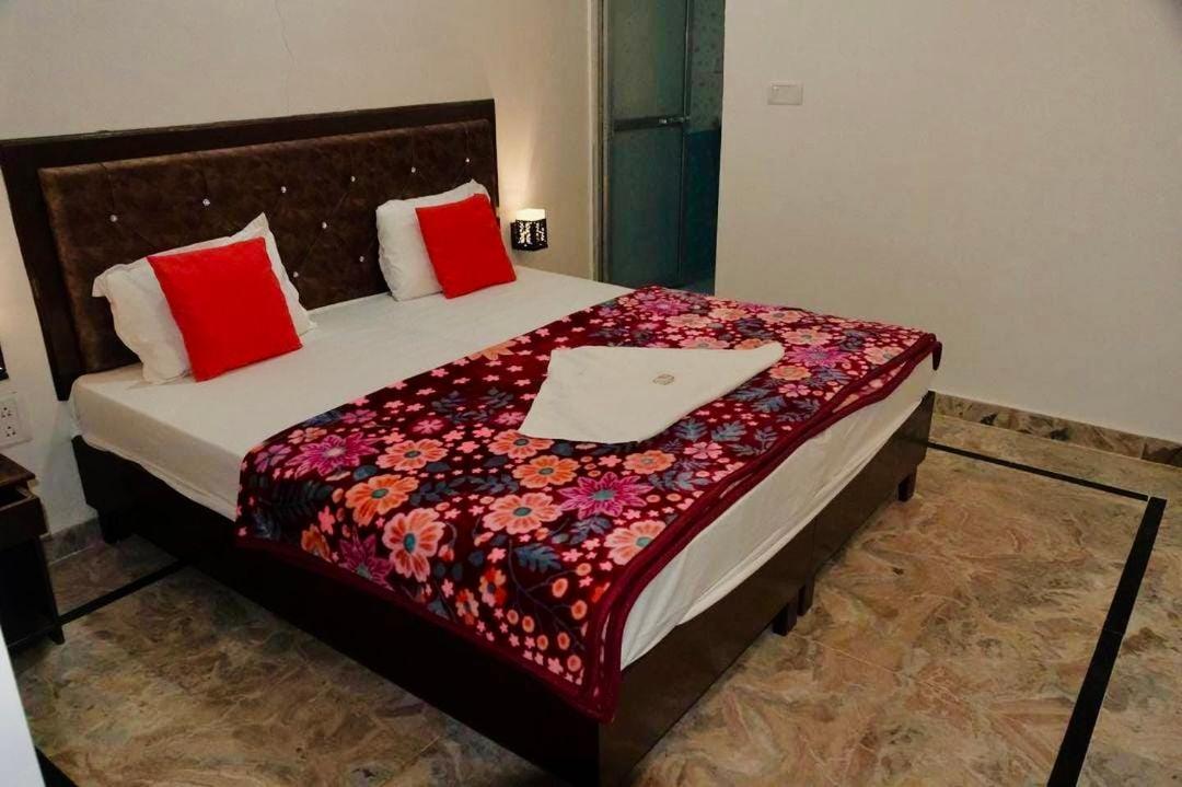 Backpackers Karma Home Stay Khajuraho Exterior photo